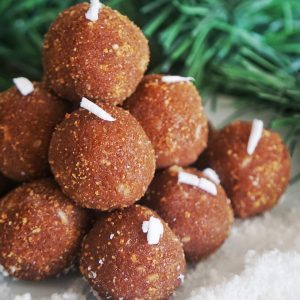 Ari tha unde rice ladoos with grated coconut