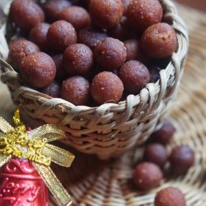 Guliyo sweet rice marbles in a woven basket